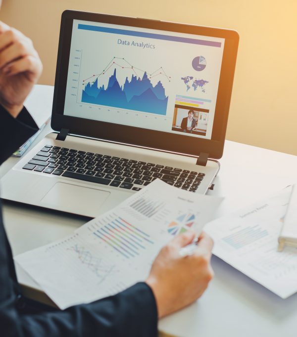 数据分析师年薪高达10万的工作，北美人才缺口150W，投行大佬抢着要！